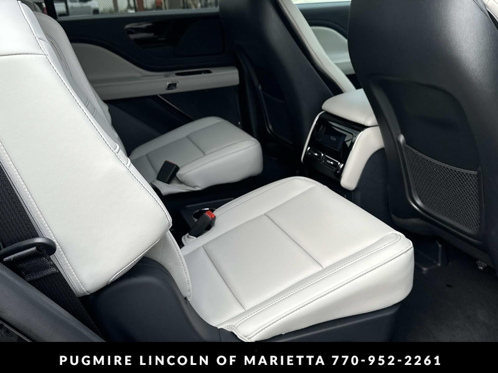 New 2026 Lincoln Aviator AWD image 32