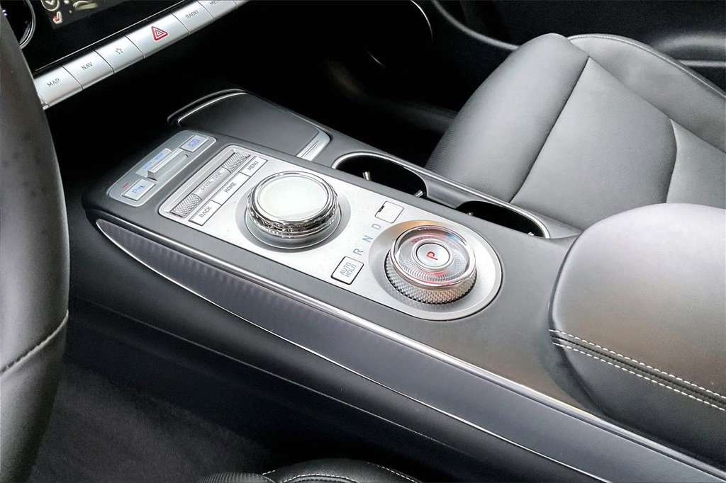 Used 2024 Genesis GV70 2.5T Select w/ Select Package image 17