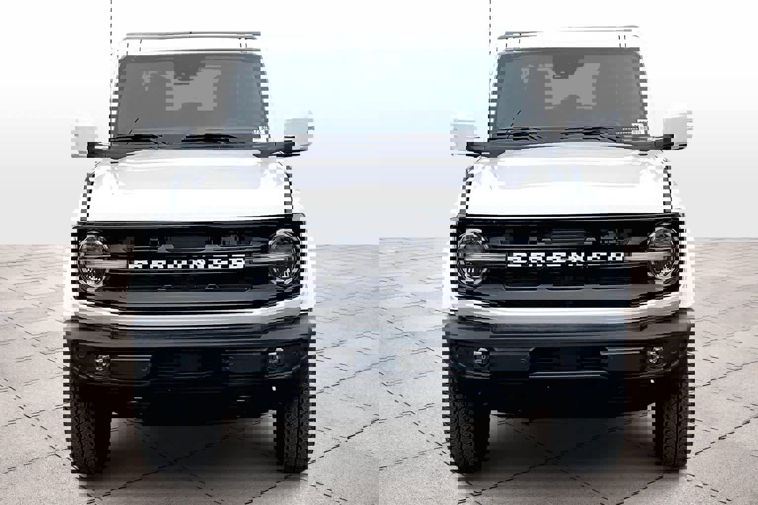 Used 2024 Ford Bronco Outer Banks image 3