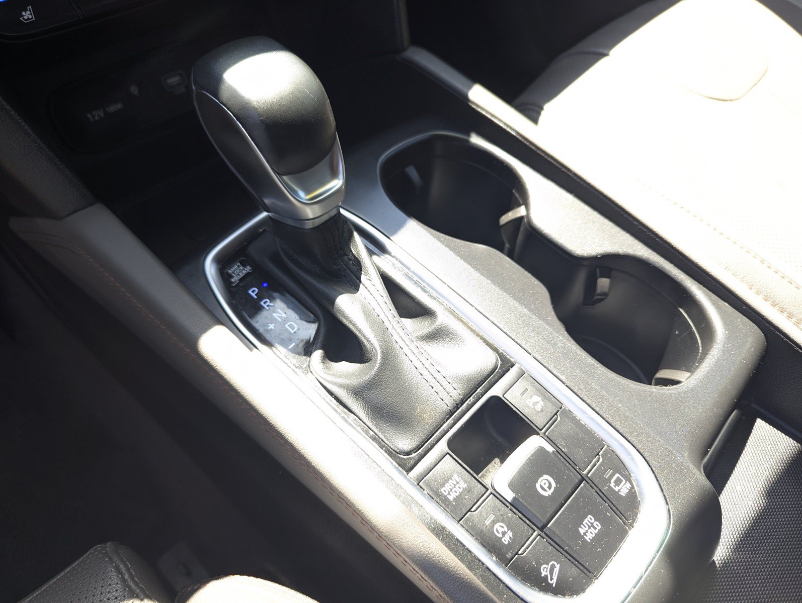 Used 2020 Hyundai Santa Fe Limited AWD/4WD image 12