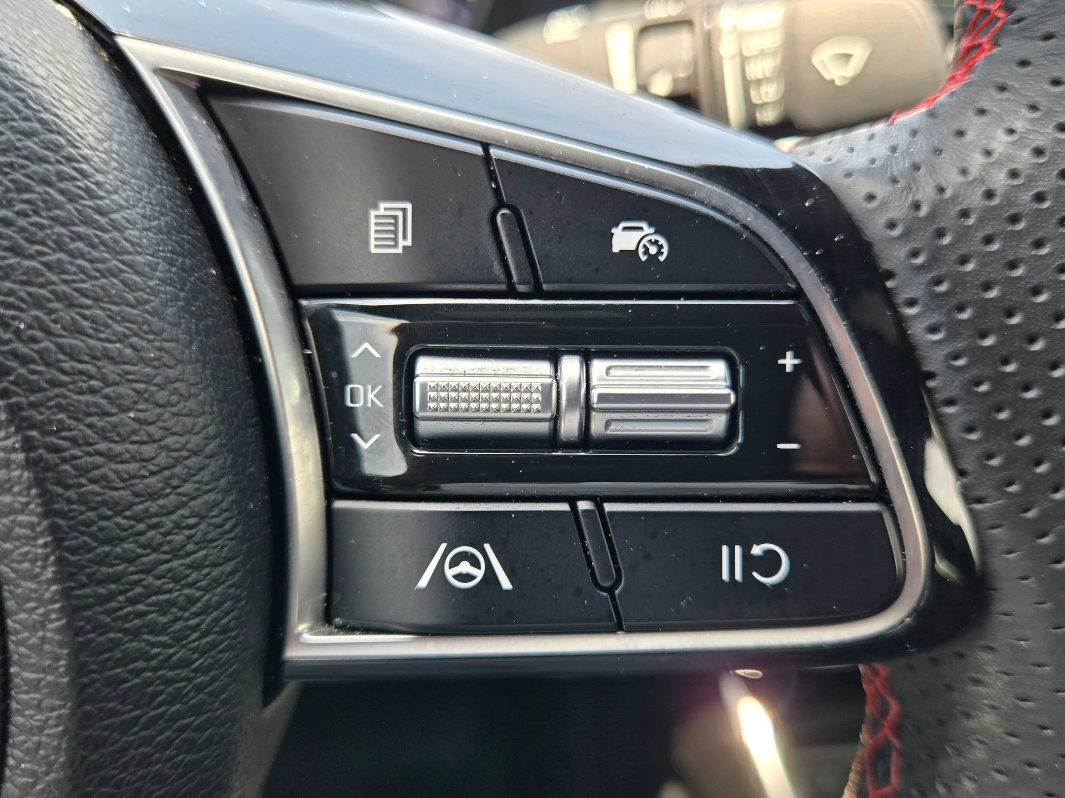 Used 2024 Kia Forte GT FWD image 26