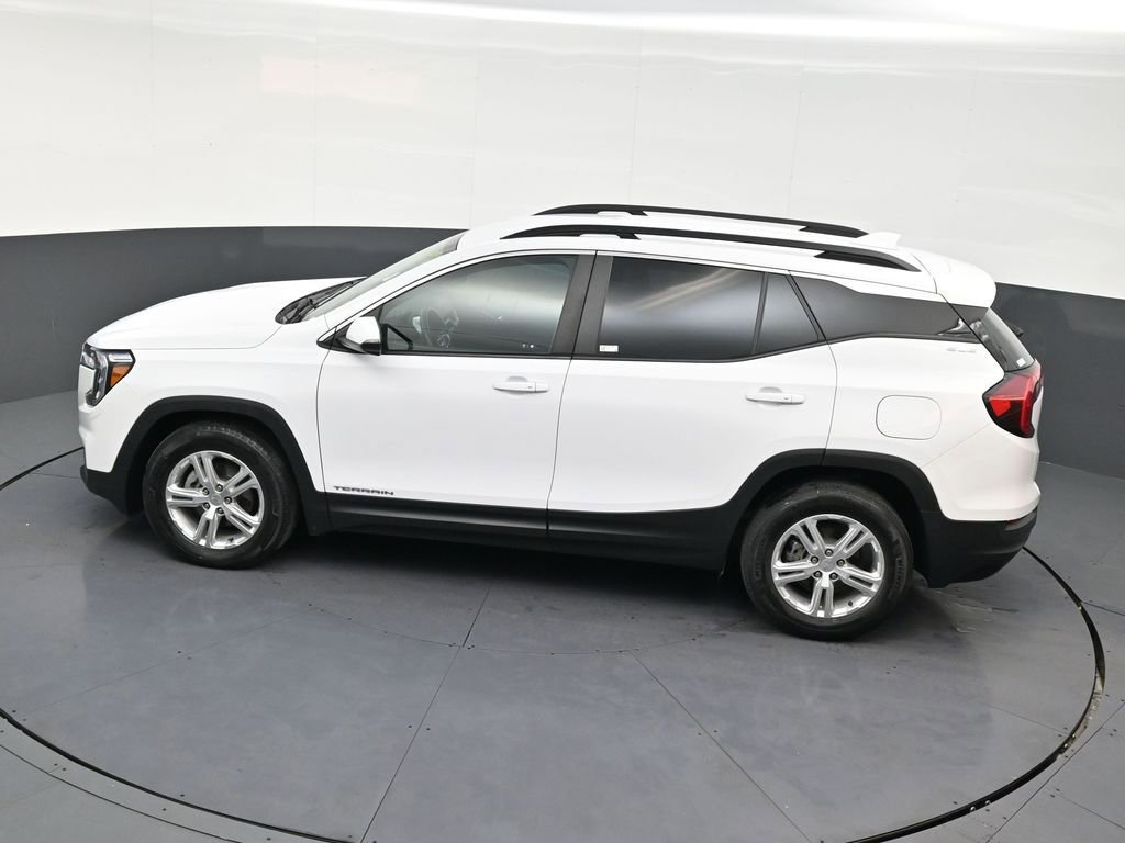 Used 2023 GMC Terrain SLE w/ Driver Convenience Package image 14