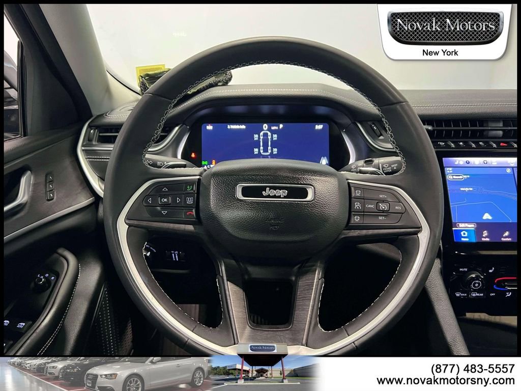 Used 2023 Jeep Grand Cherokee L Limited image 16