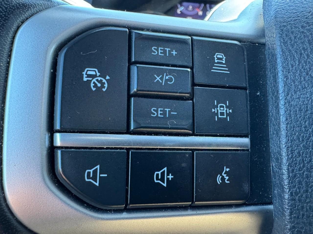 Used 2024 Ford Expedition Limited image 19