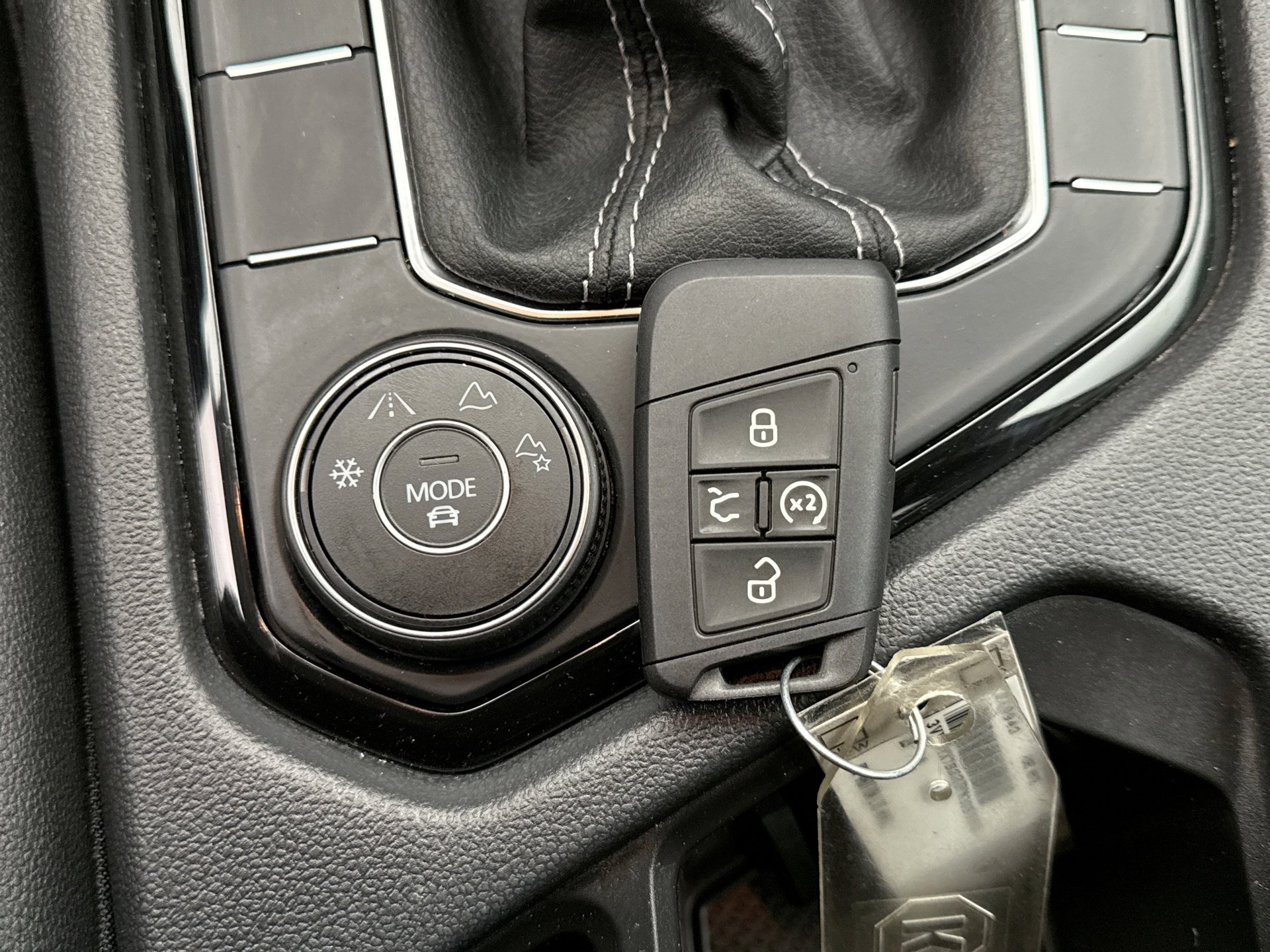 Used 2023 Volkswagen Taos SE image 23