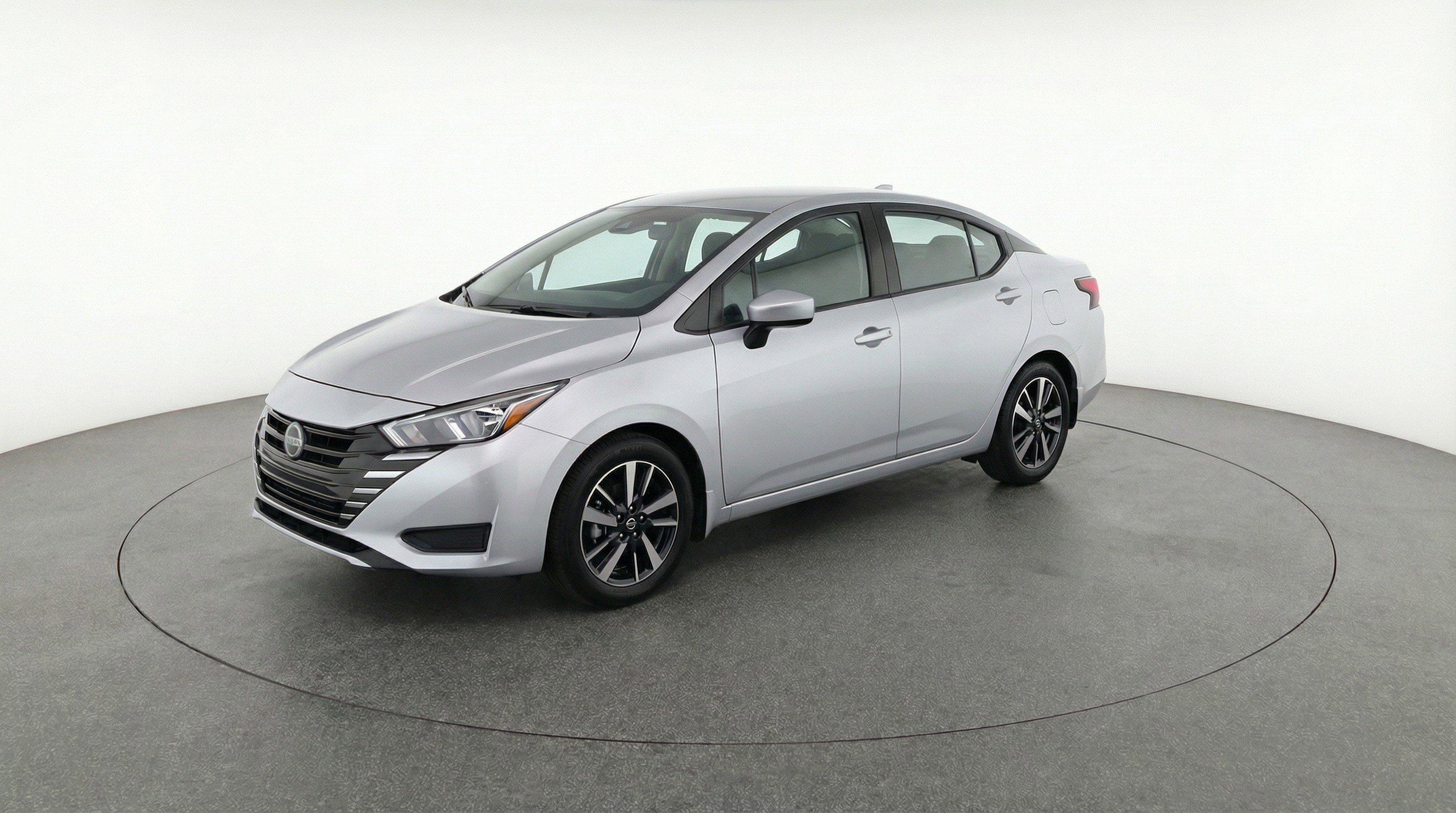 Used 2025 Nissan Versa SV FWD image 3