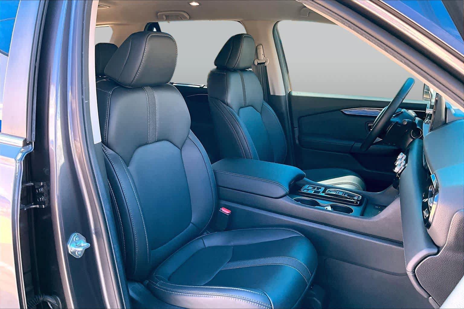 Used 2025 Honda Pilot EX-L image 9