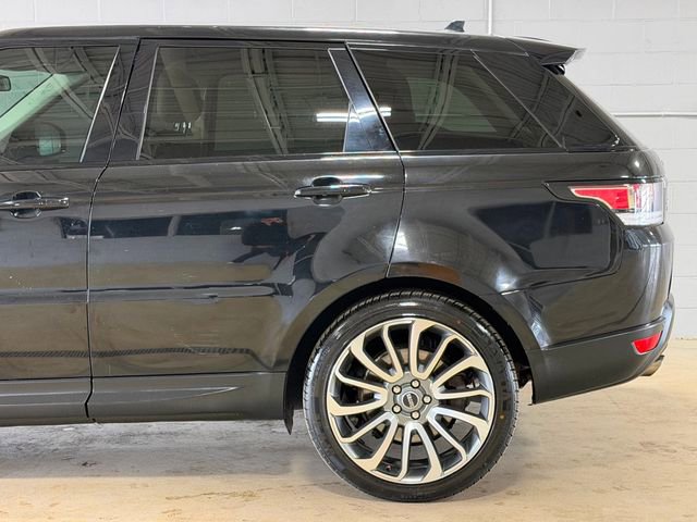 Used 2016 Land Rover Range Rover Sport SE image 17