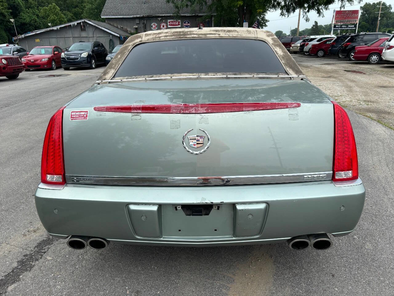 Used 2006 Cadillac DTS Luxury II w/ Trunk Convenience Package FWD image 10