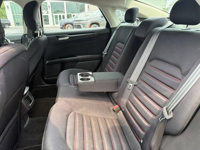 Used 2014 Ford Fusion SE FWD image 31