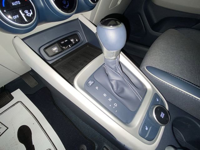 Used 2024 Hyundai Venue Limited FWD image 20