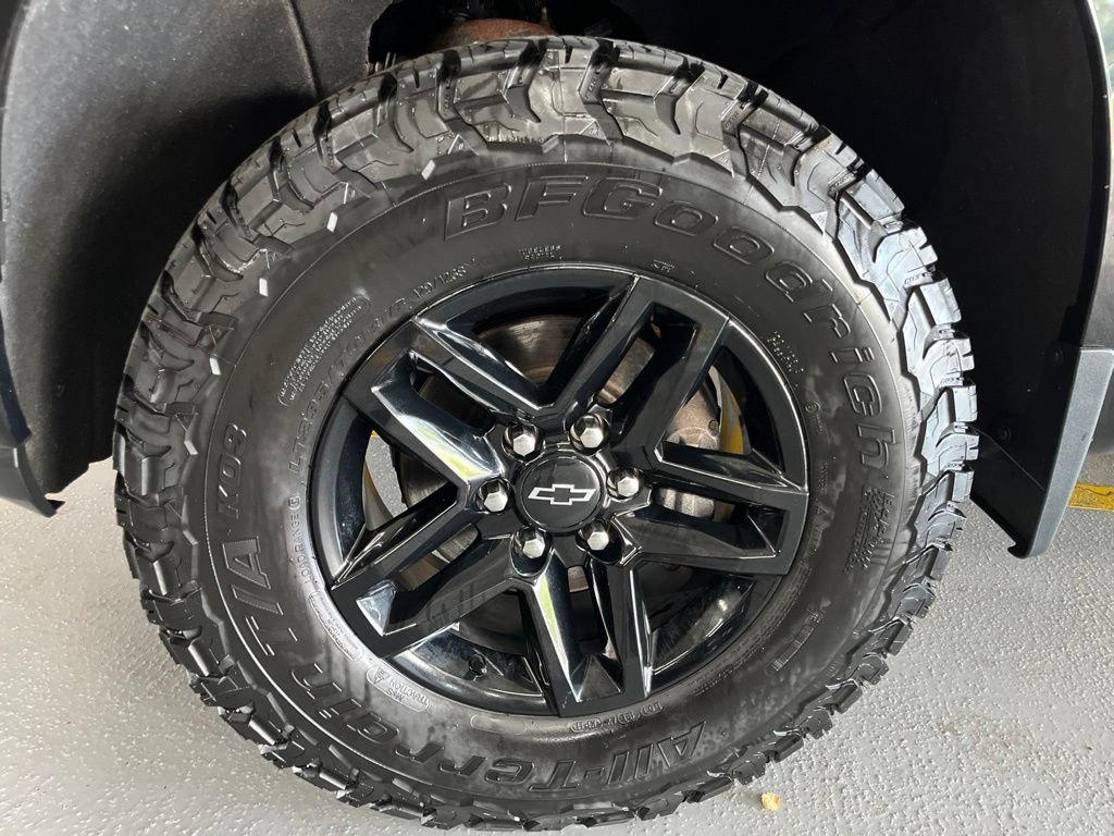 Used 2021 Chevrolet Silverado 1500 LT Trail Boss w/ Convenience Package II AWD/4WD image 6