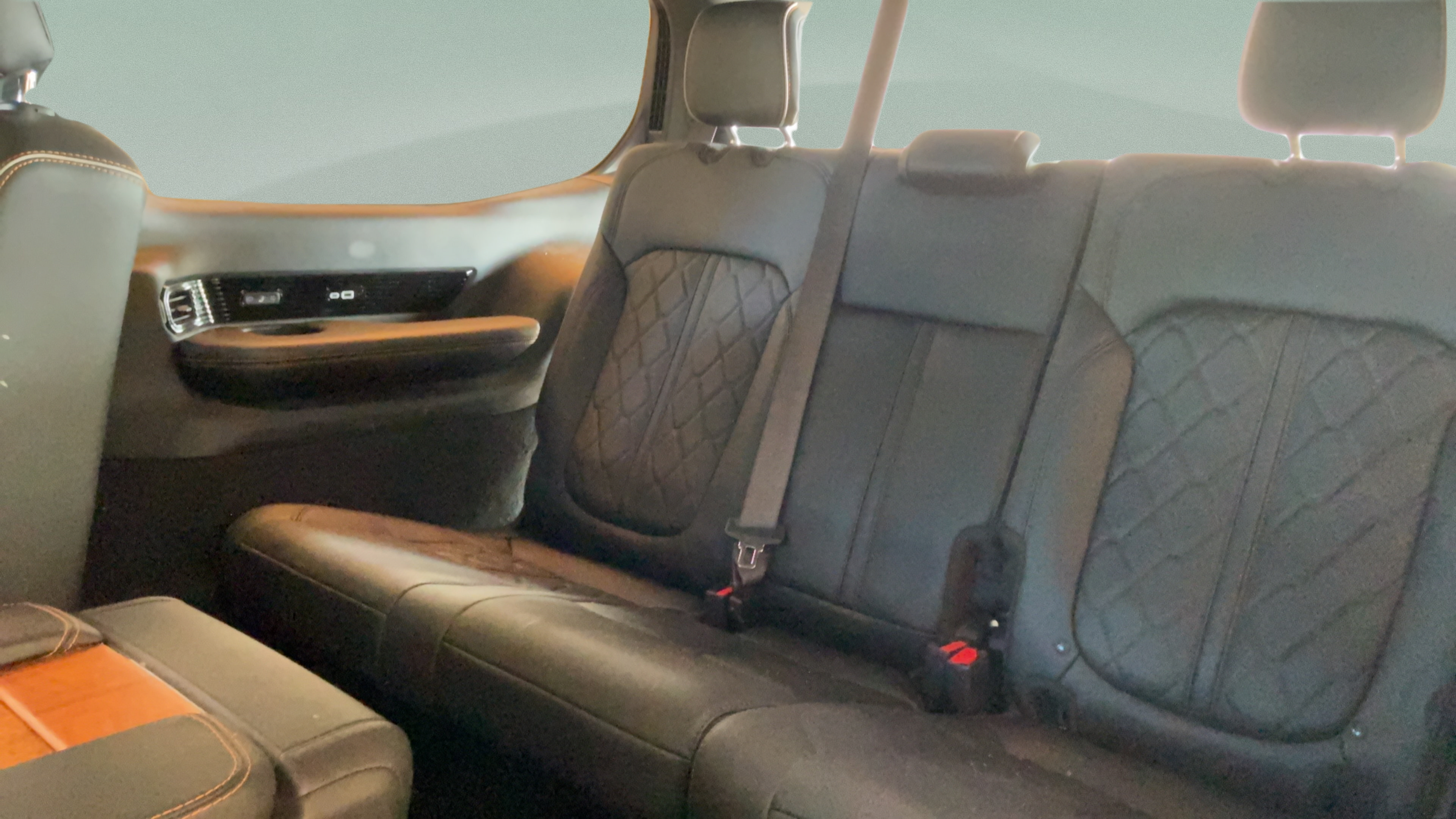 Used 2023 Jeep Grand Wagoneer Series III AWD/4WD image 35