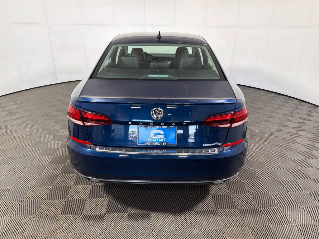 Certified 2022 Volkswagen Passat 2.0T SE FWD image 6