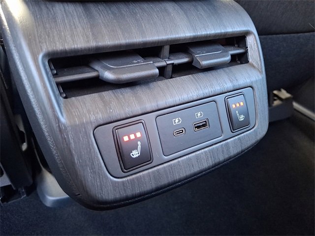 Used 2024 Nissan Ariya AWD image 11