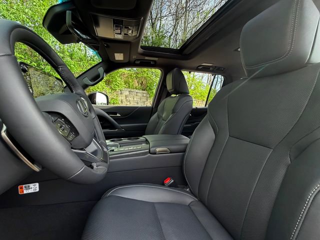 New 2026 Lexus LX 700h Luxury image 28