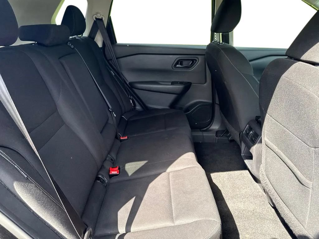 Used 2024 Nissan Rogue S FWD image 30