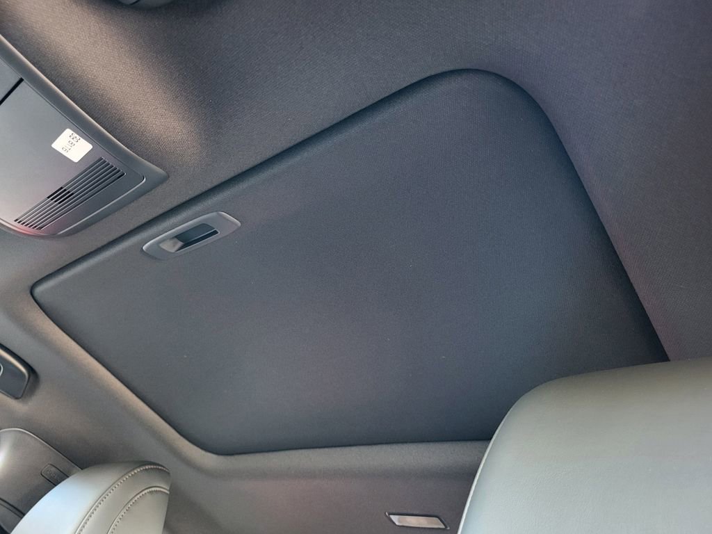 New 2026 MAZDA MAZDA3 Hatchback w/Premium Plus Pkg image 18