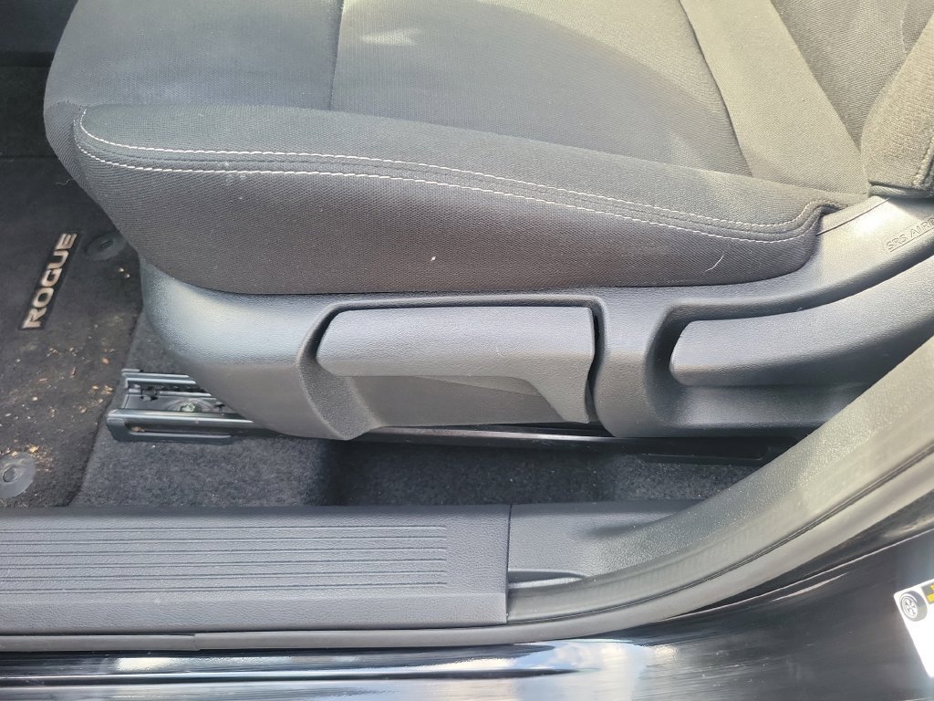 Used 2024 Nissan Rogue S FWD image 22