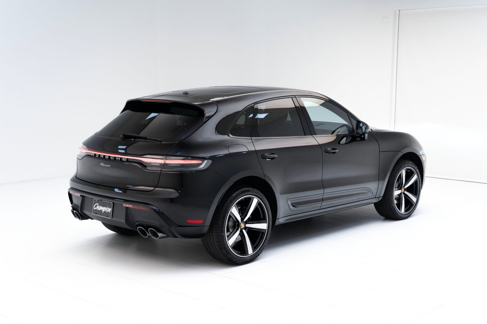 New 2025 Porsche Macan image 9