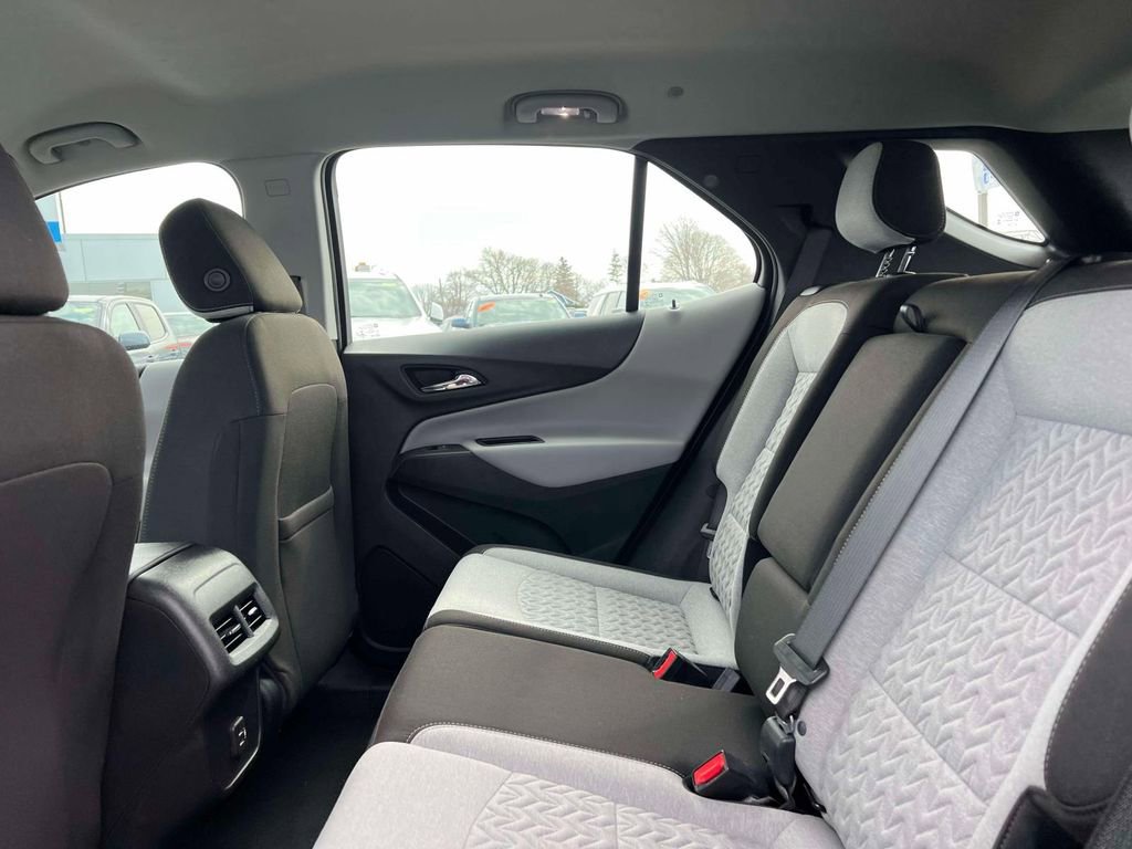 Used 2023 Chevrolet Equinox LS FWD image 3