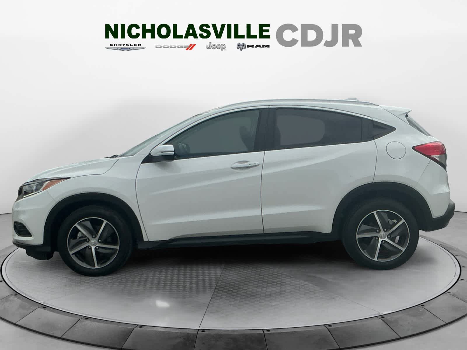 Used 2022 Honda HR-V EX image 2