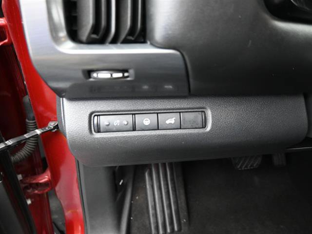 Used 2023 Nissan Pathfinder SL image 9