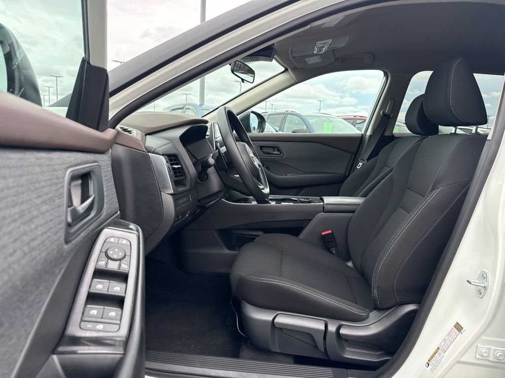 Certified 2023 Nissan Rogue S AWD/4WD image 6