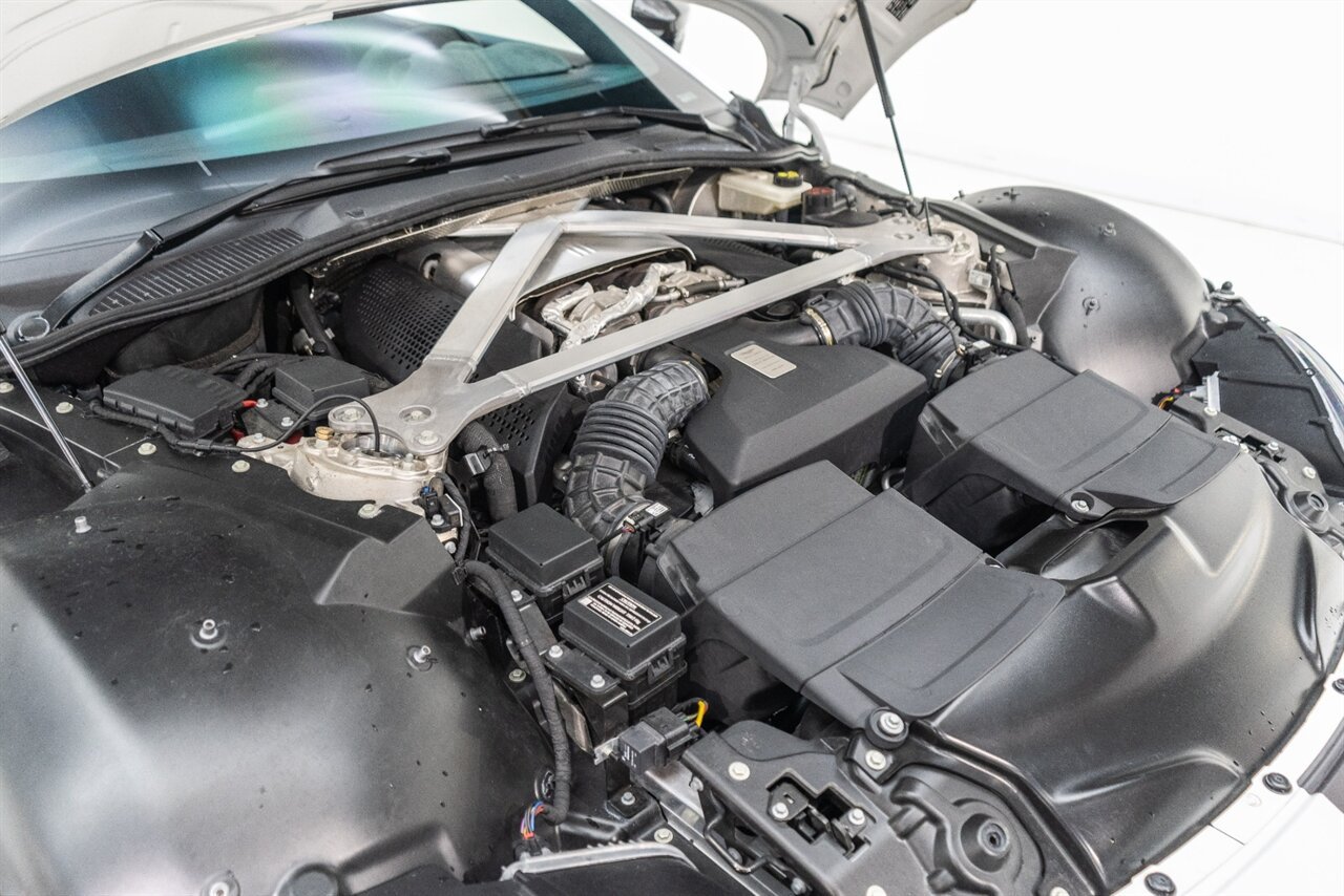 Used 2023 Aston Martin V8 Vantage Coupe RWD image 44
