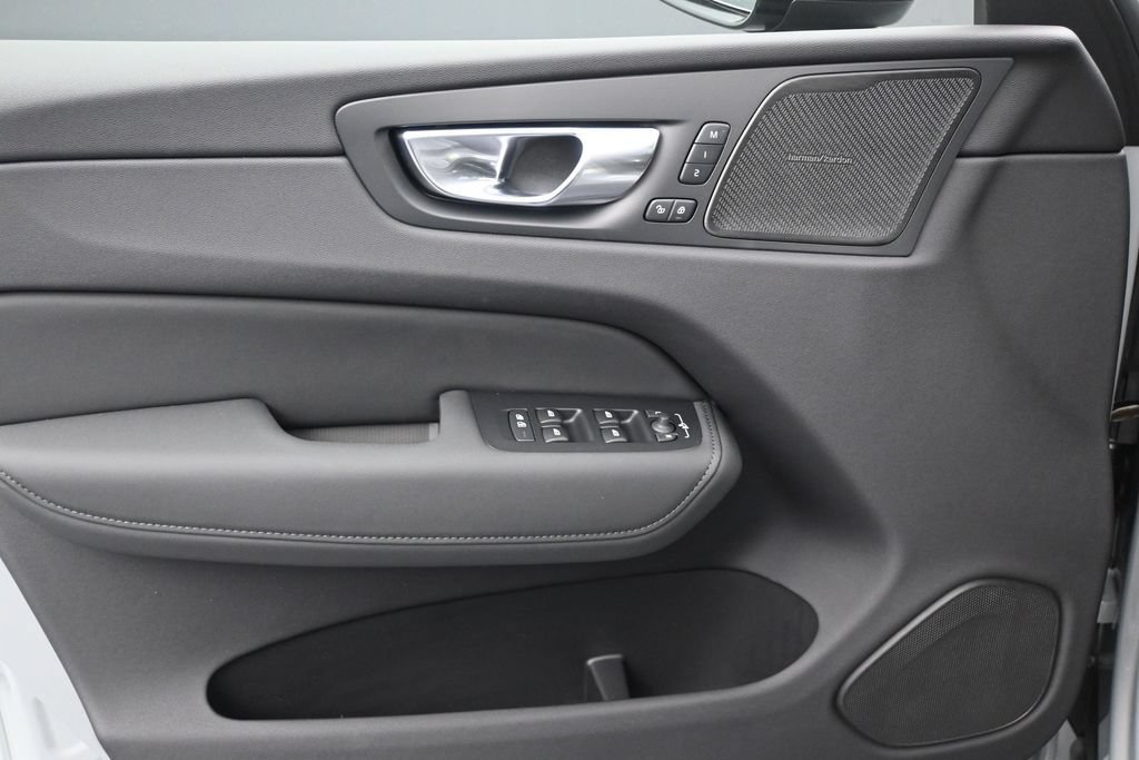 New 2026 Volvo XC60 B5 Ultra AWD/4WD image 10