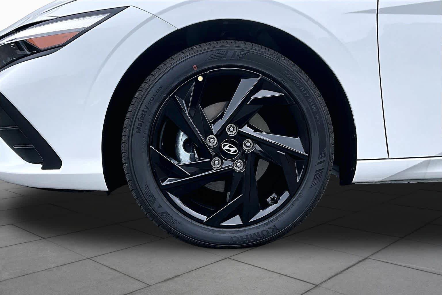New 2026 Hyundai Elantra SEL Sport FWD image 9