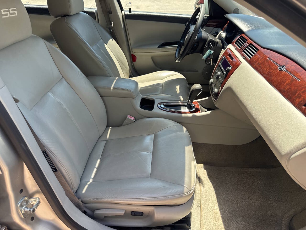 Used 2006 Chevrolet Impala SS FWD image 16