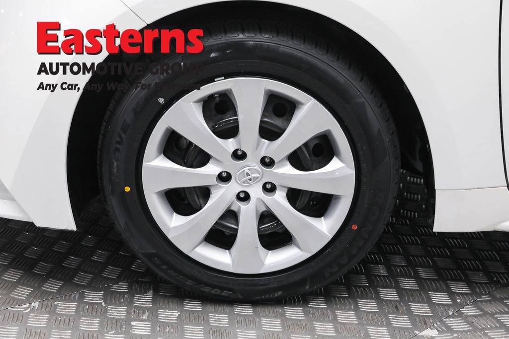 Used 2022 Toyota Corolla LE image 32