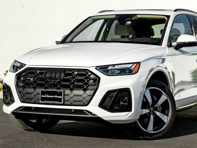 Used 2023 Audi Q5 2.0T Premium Plus w/ Premium Plus Package AWD/4WD image 2