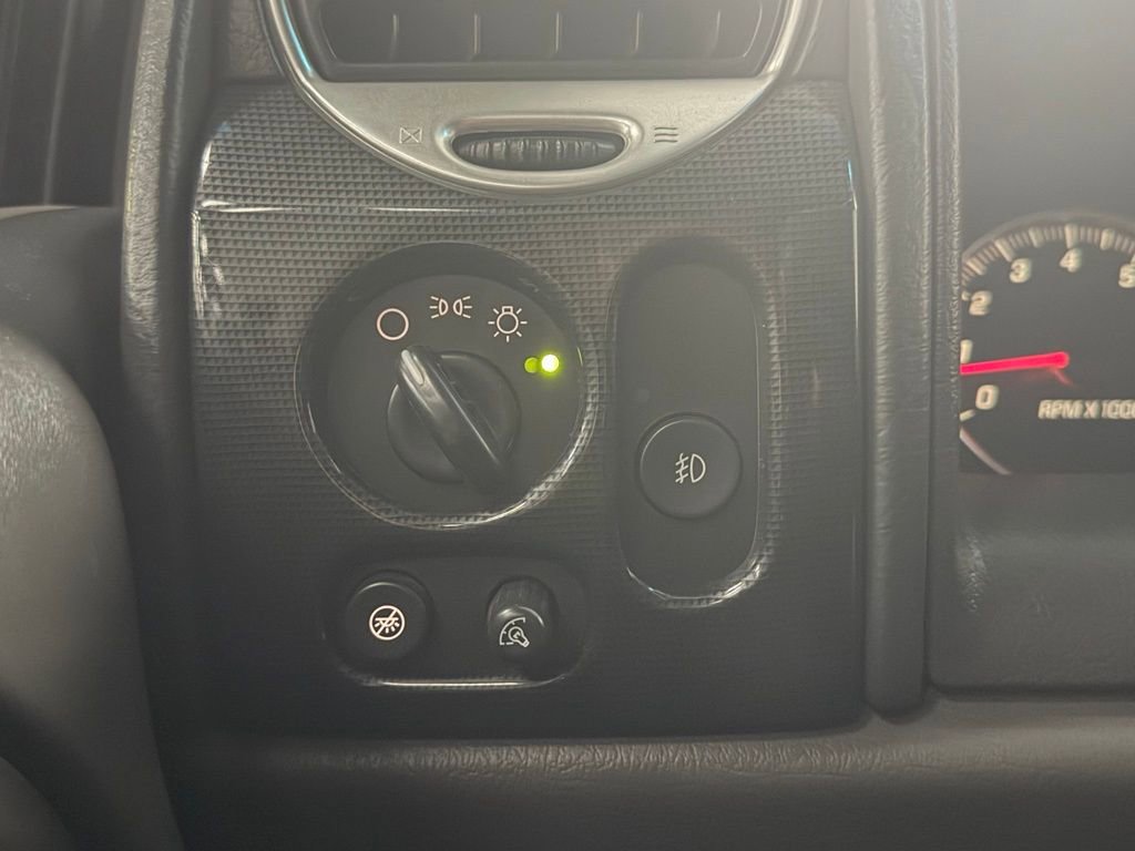 Used 2002 GMC Envoy SLE image 14