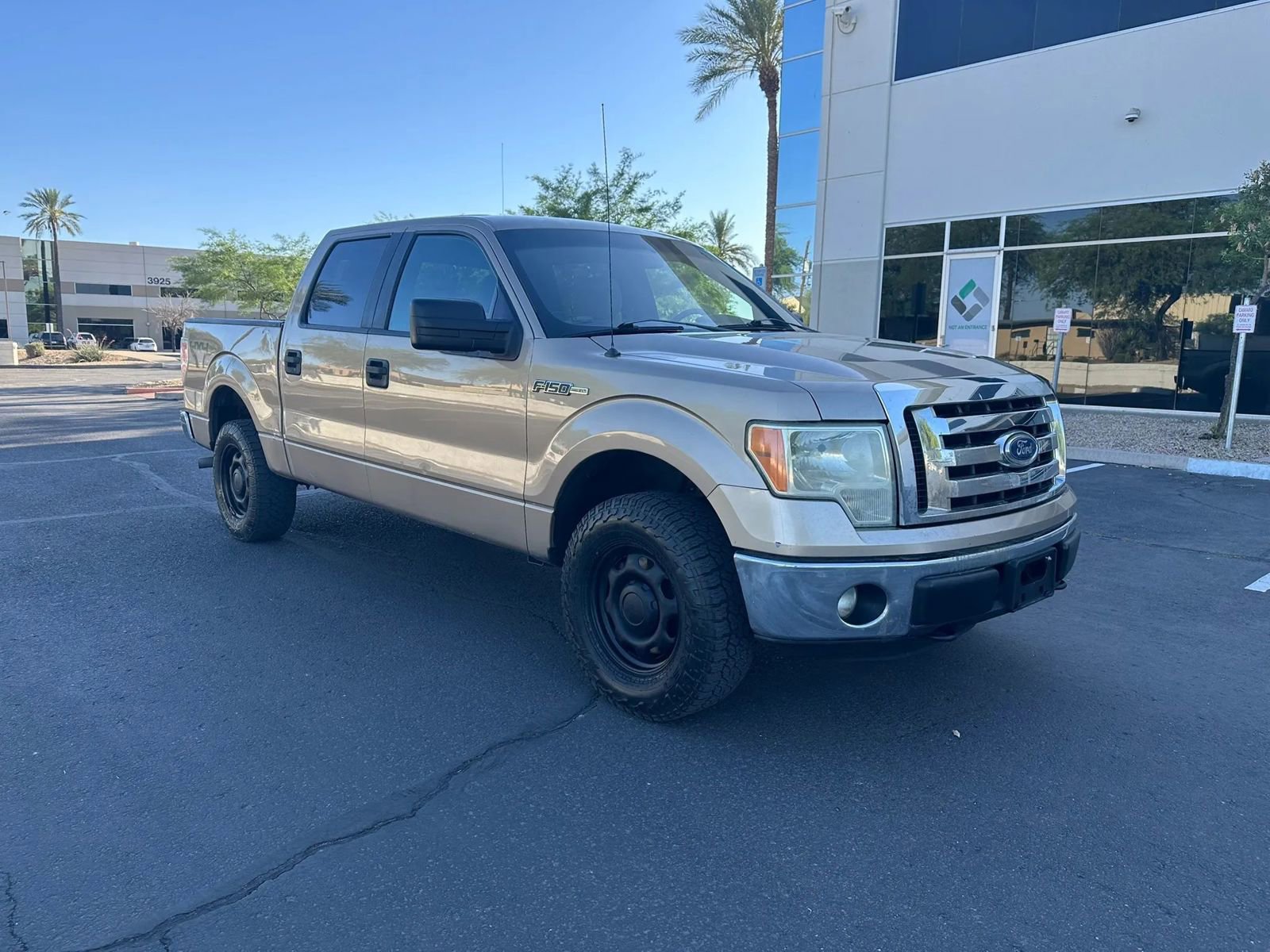 Used 2011 Ford F150 XLT w/ Trailer Tow Pkg image 3