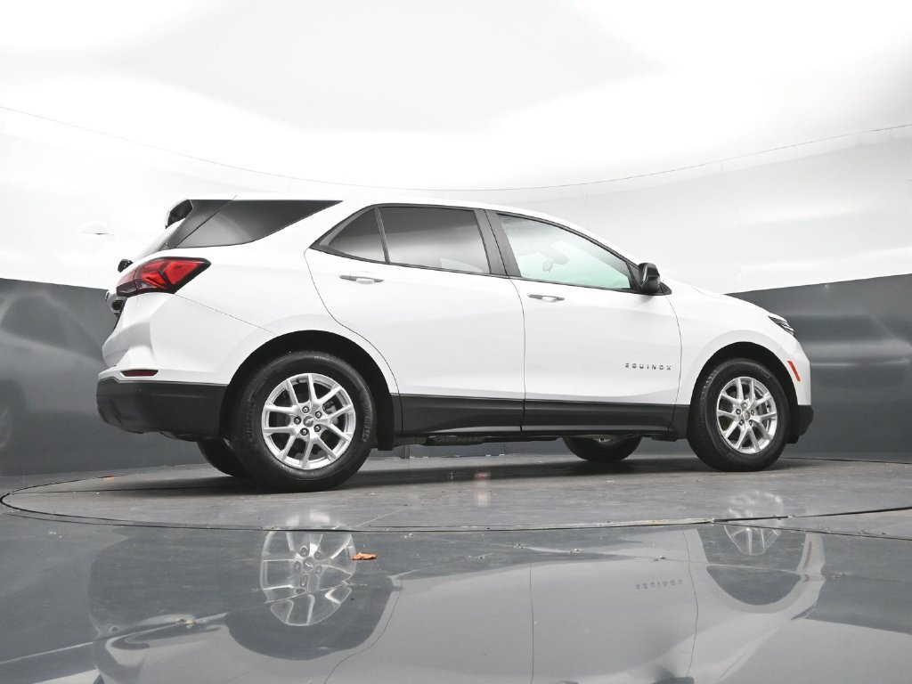 Used 2024 Chevrolet Equinox LS w/ LS Convenience Package FWD image 23