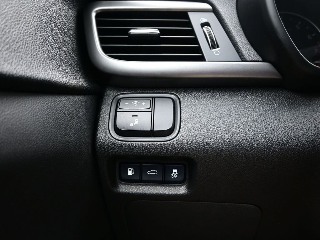 Used 2018 Kia Optima LX image 18