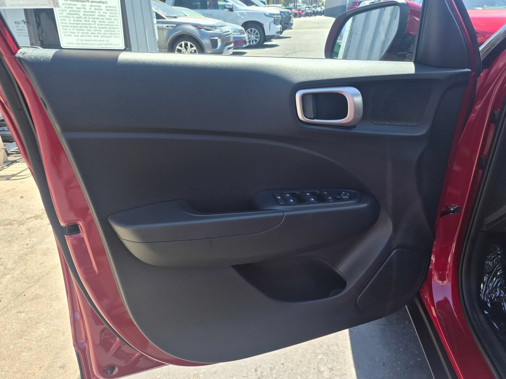 Used 2026 Hyundai Venue SE FWD image 20