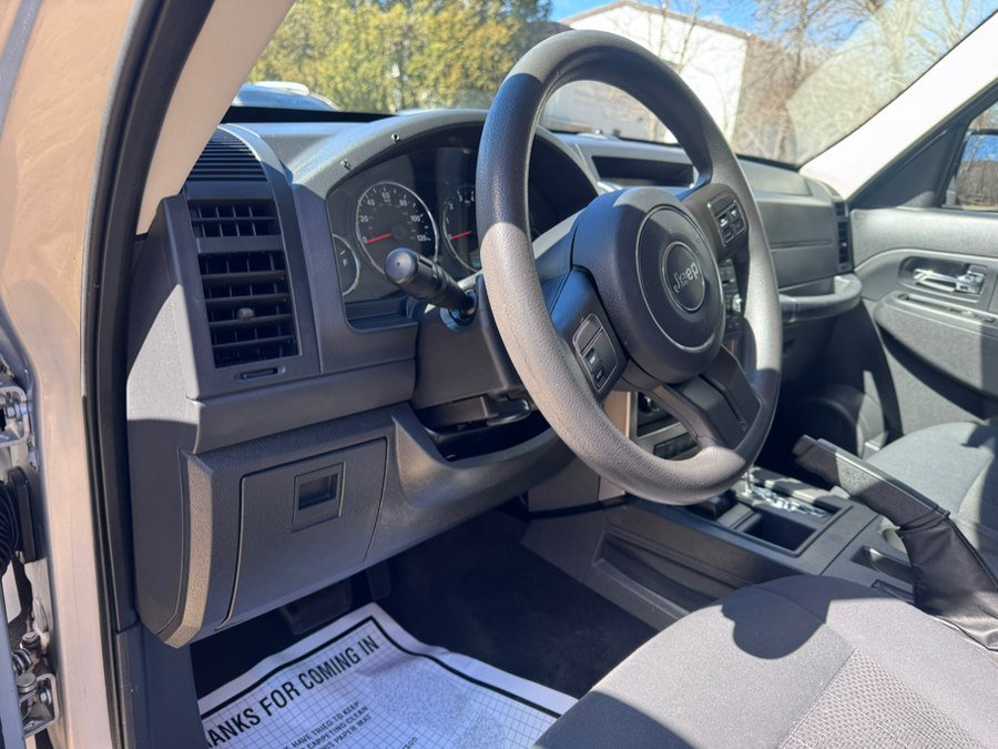 Used 2012 Jeep Liberty Sport AWD/4WD image 20
