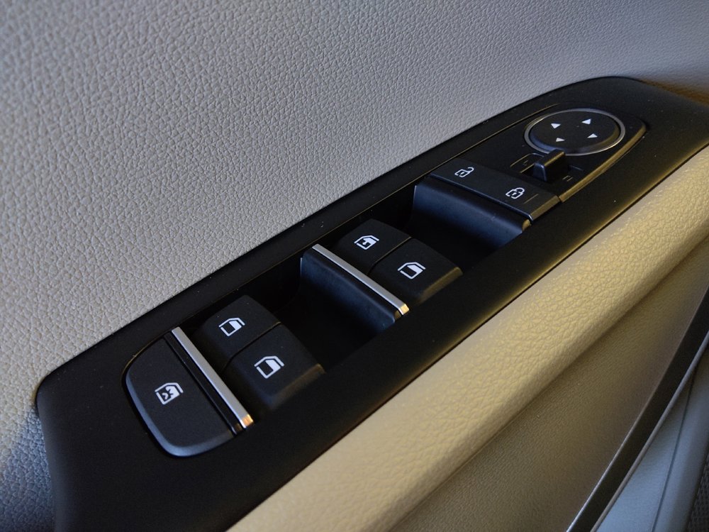 Used 2025 Kia Soul LX w/ LX Technology Package FWD image 27