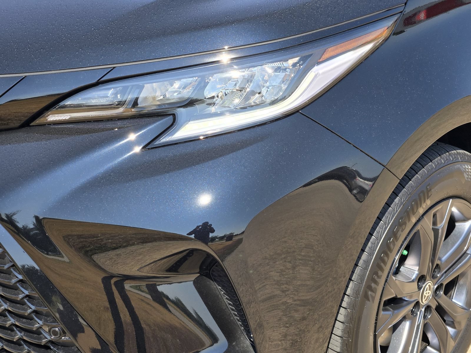 New 2026 Toyota Sienna XSE AWD/4WD image 9