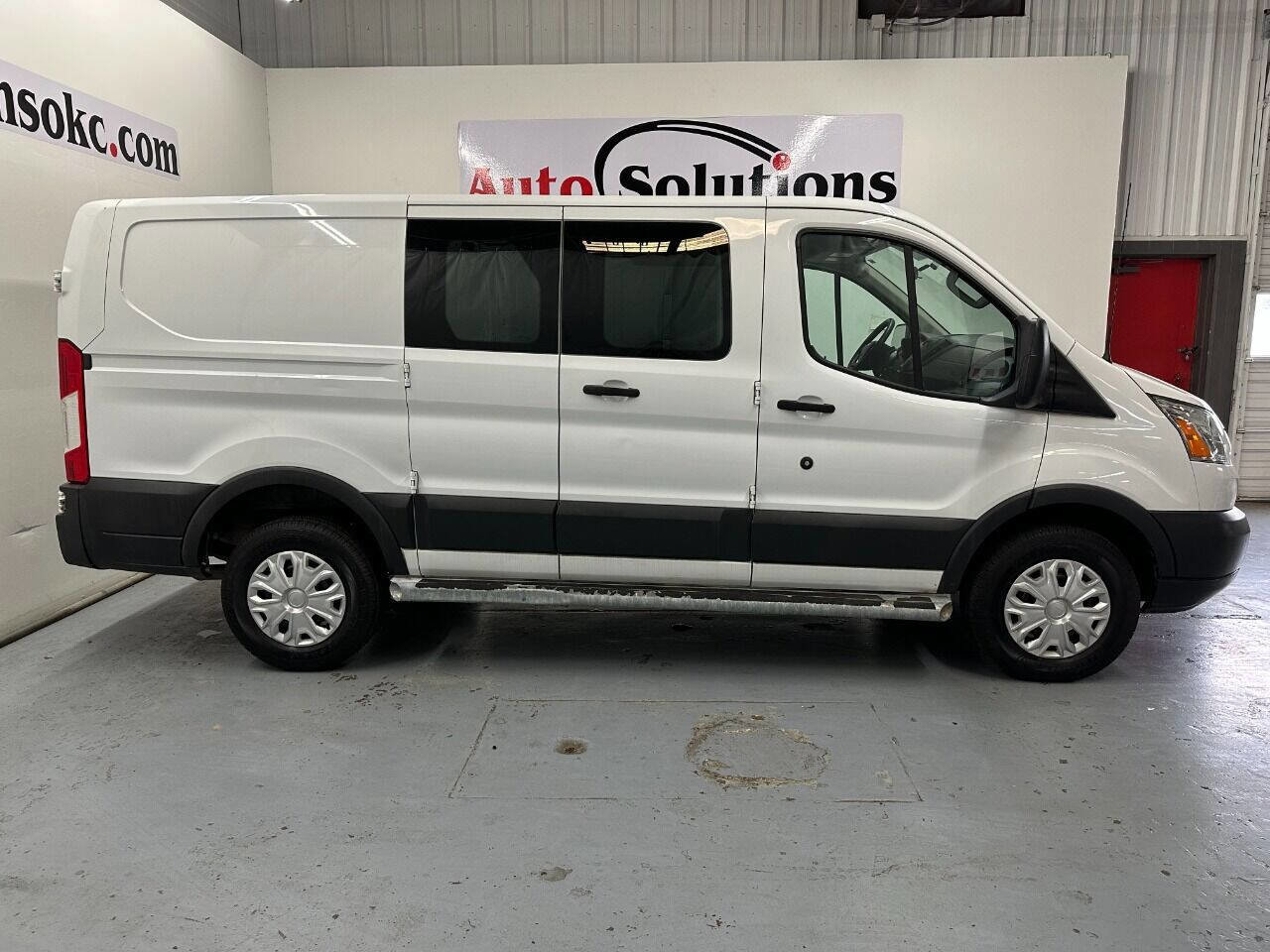 Used 2015 Ford Transit 250 130 Low Roof w/ Exterior Upgrade Package image 4