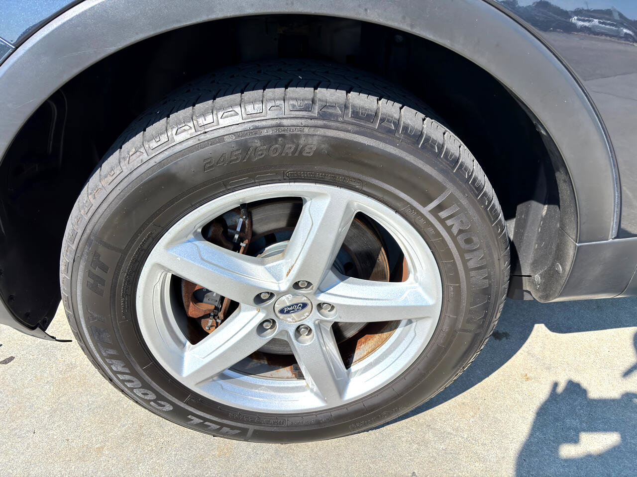 Used 2017 Ford Explorer XLT image 11
