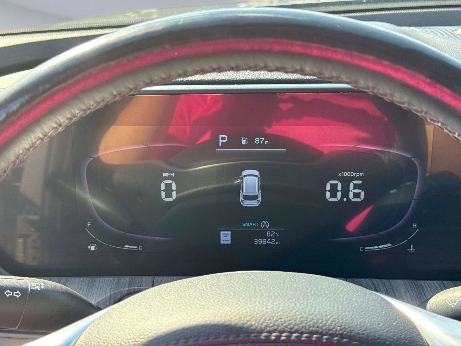 Used 2024 Kia Telluride EX w/ EX Captain's Chair Package image 37