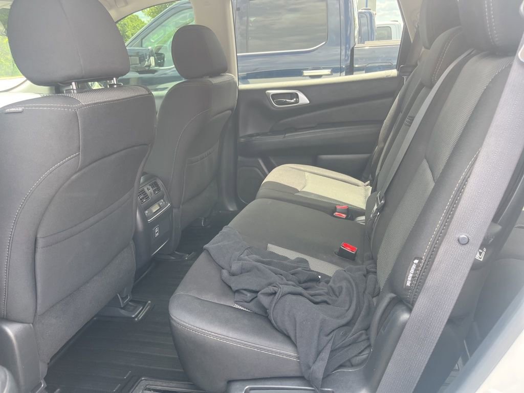 Used 2018 Nissan Pathfinder SV FWD image 10