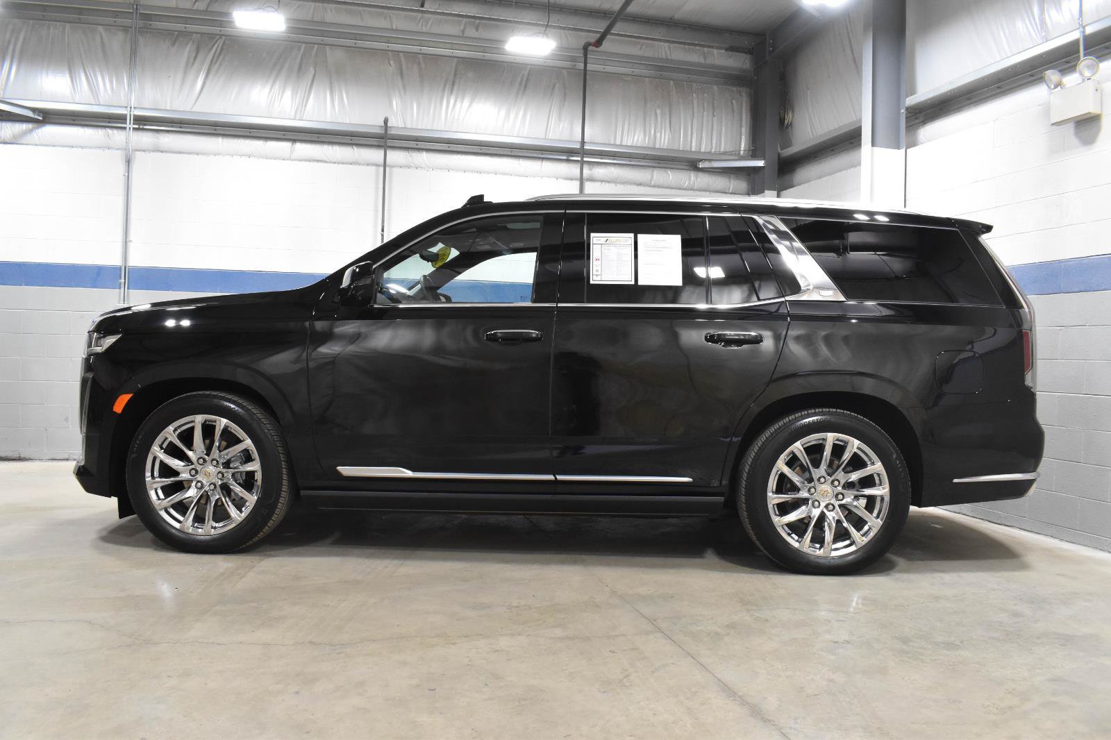 Certified 2023 Cadillac Escalade Premium Luxury Platinum w/ LPO, Floor Liner Package AWD/4WD image 23
