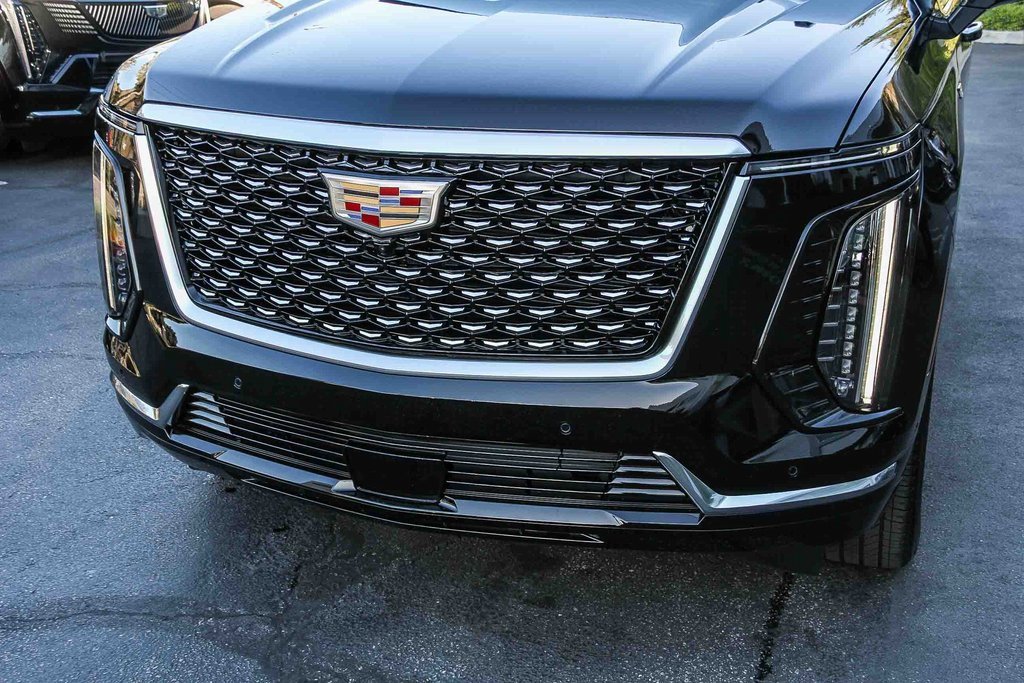 Used 2026 Cadillac Escalade Luxury image 11