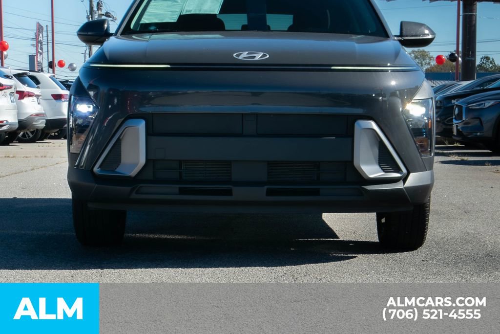Certified 2025 Hyundai Kona SEL image 11