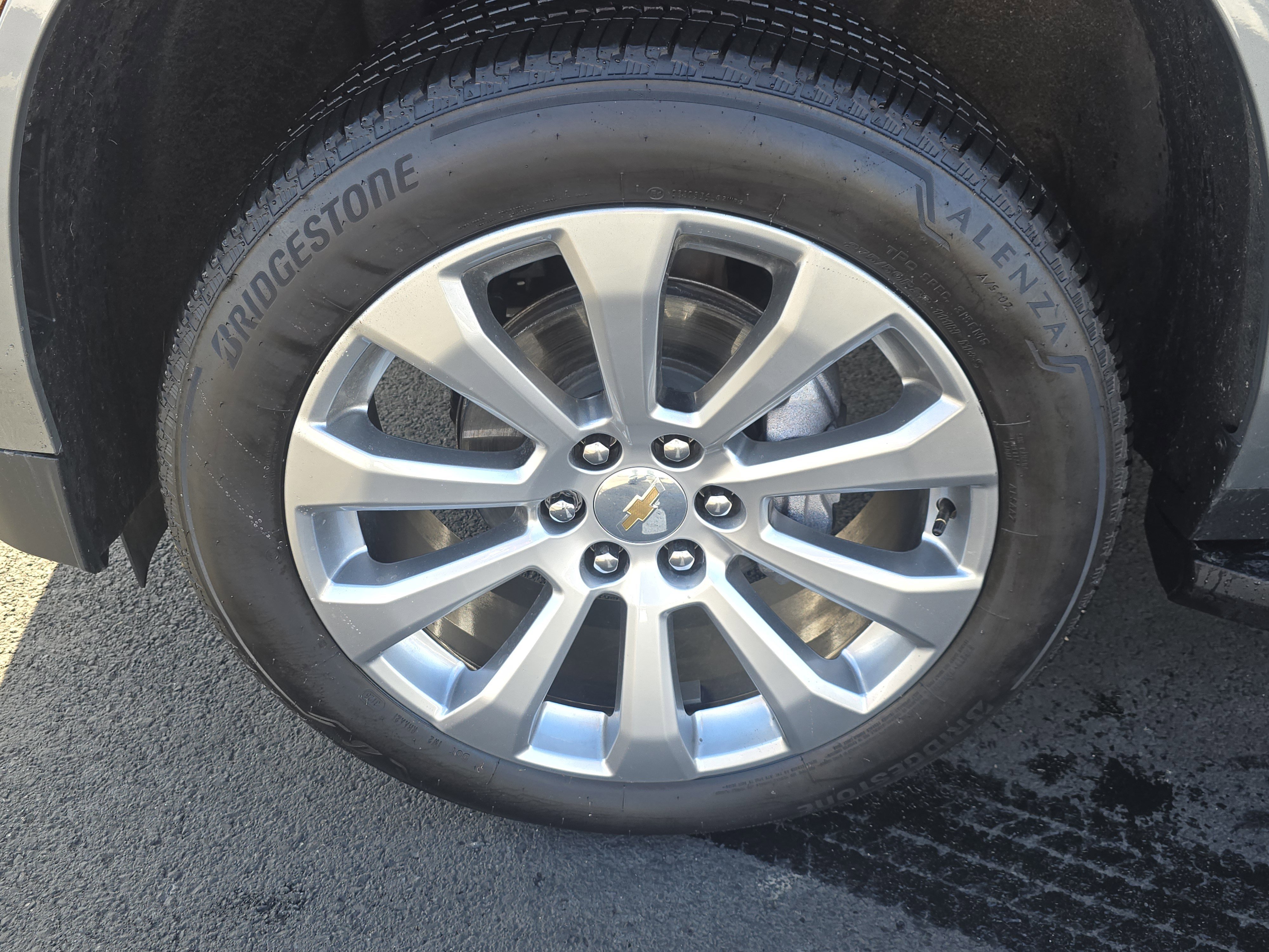 New 2025 Chevrolet Suburban Premier image 11